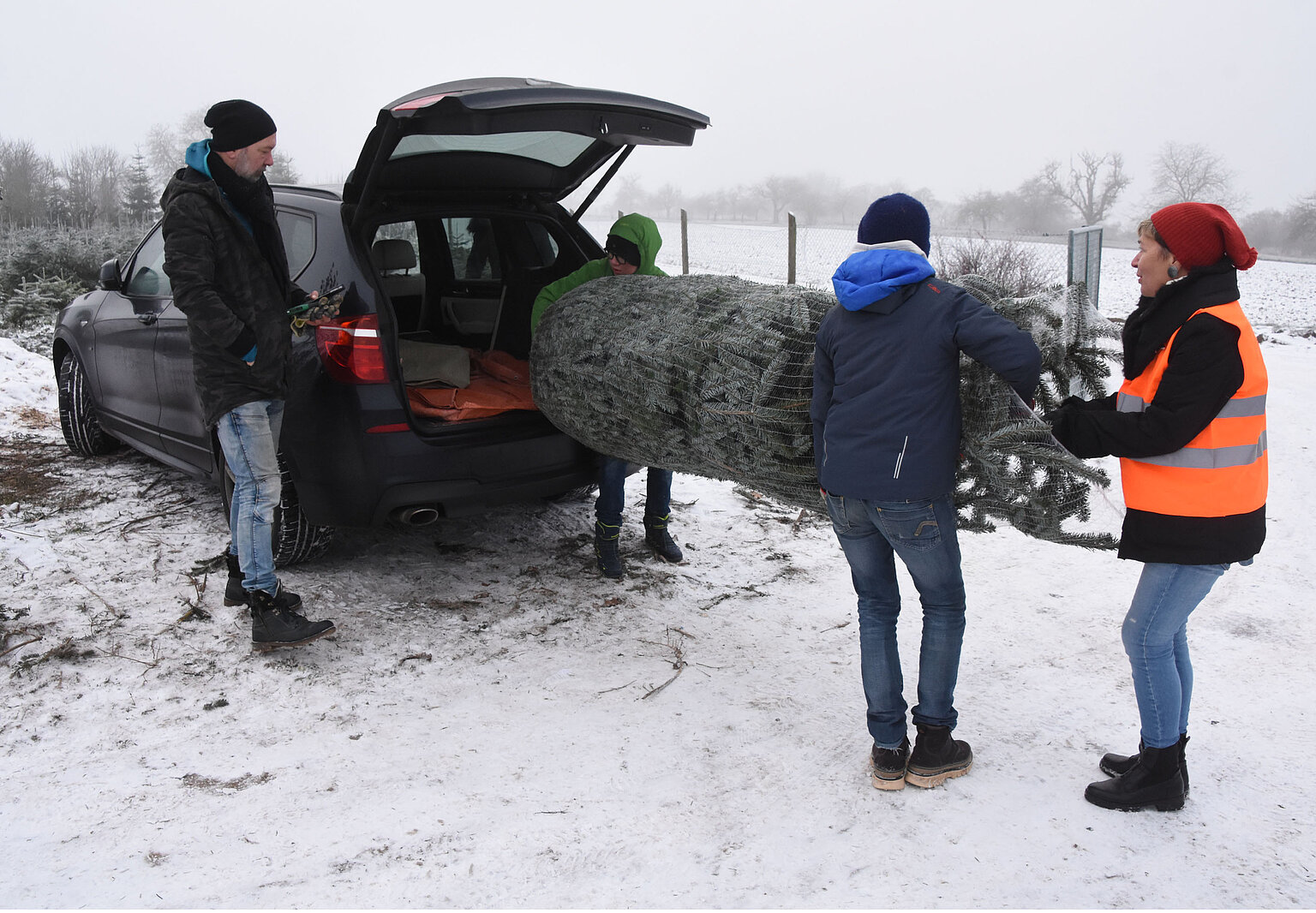 Weihnachtsbaumschlagen mit dem Ortsverband Wiesbaden. – 