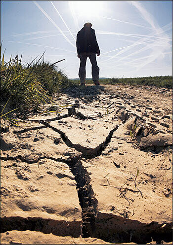 „Trockenheit Wetterau" von Frank Rumpenhorst Foto des Jahres 2007 beim Presse Foto Hessen-Thüringen 2007 – „Trockenheit Wetterau" von Frank Rumpenhorst Foto des Jahres 2007 beim Presse Foto Hessen-Thüringen 2007